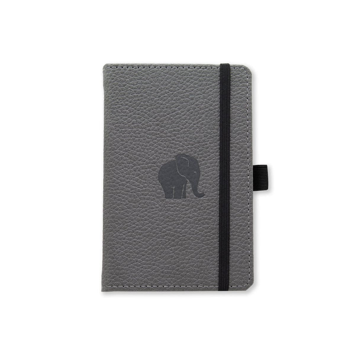 Anteckningsbok Wildlife Dotted A6 Grey Elephant från Dingbats* - Grå anteckningsbok i litet format. Boken har svart gummiband för stängning samt pennhållare.
- Tidformera
