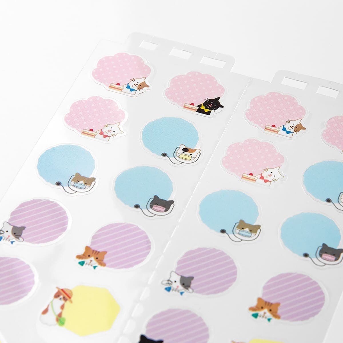 Kalenderstickers Moln - Cat L från Midori. Ark med stickers utformade som moln. På är även motiv med katter. - Tidformera