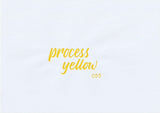 Handskriven text med orden "process yellow" i gul färg, skriven med ABT Dual Brush Pen i nyansen 055 Process Yellow.