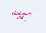 Handskriven text med orden "rhodamine red" i rhodaminröd färg, skriven med ABT Dual Brush Pen i nyansen 725 Rhodamine Red.