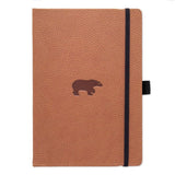 Anteckningsbok Wildlife Dotted A4 Brown Bear från Dingbats* - Brun anteckningsbokmed en björn på pärmen. Boken har svart gummiband för stängning samt pennhållare.
 - Tidformera