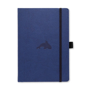 Anteckningsbok Wildlife Dotted A5 Blue Whale från Dingbats* - Mörkblå anteckningsbok med en val på. Boken har svart gummiband för stängning samt pennhållare.
 - Tidformera