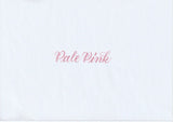 Handskriven text med orden "Pale Pink" i ljusrosa färg, skriven med Pentel Brush Sign Pen i färgen Pale Pink.