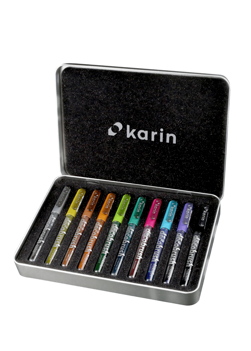 Decobrush - Metallic - 10-pack från Karin. Ask med 10 penselpennor i metallicfärger. - Tidformera