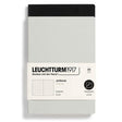 Ett svart och ett grått skrivhäfte med Jottbook Double Skrivhäften Dotted 2-pack A5 Light grey/Black från Leuchtturm1917