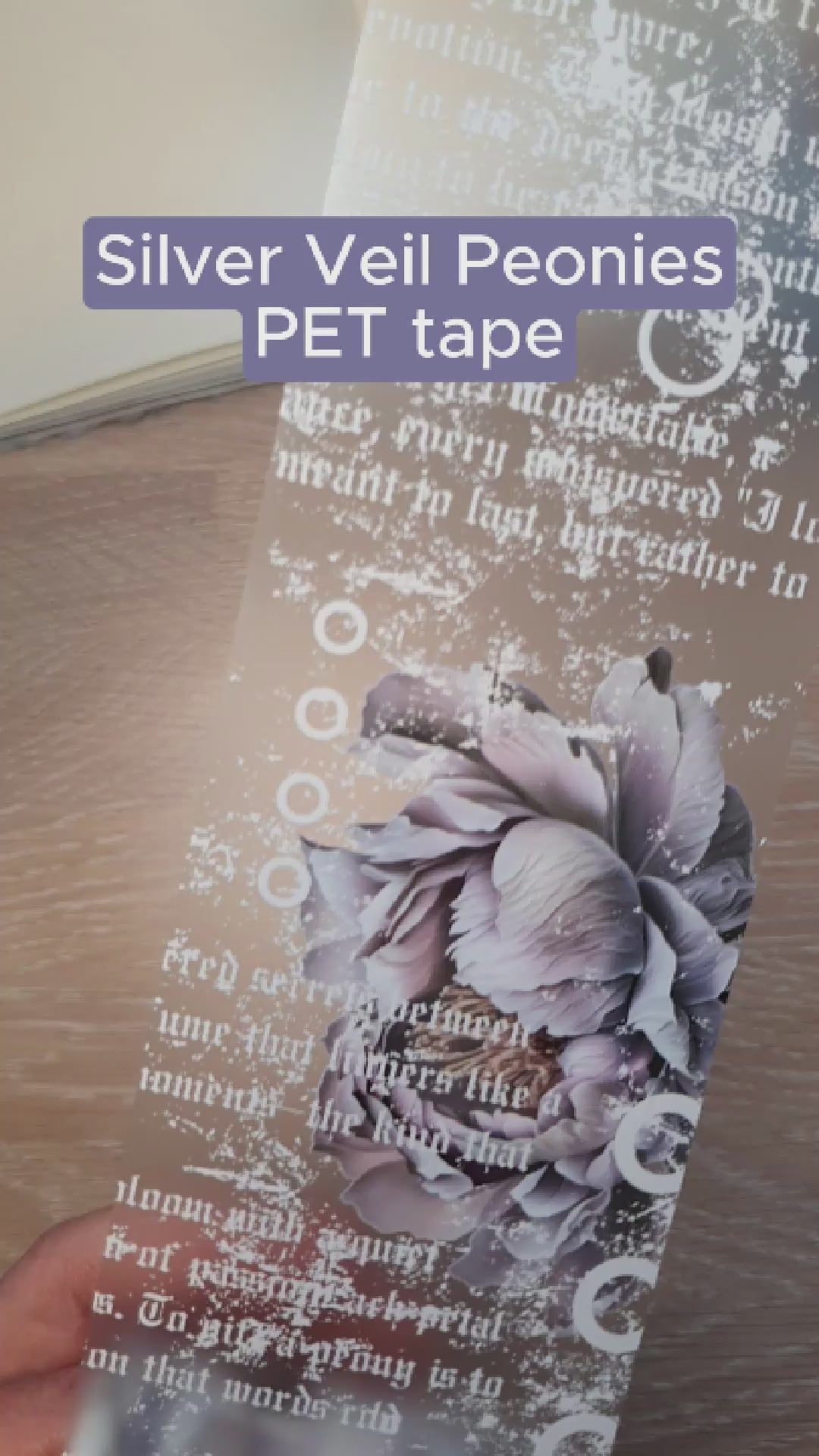 Tidformera visar hur Silver Veil Peonies PET tape från Mic & Mim ser ut.