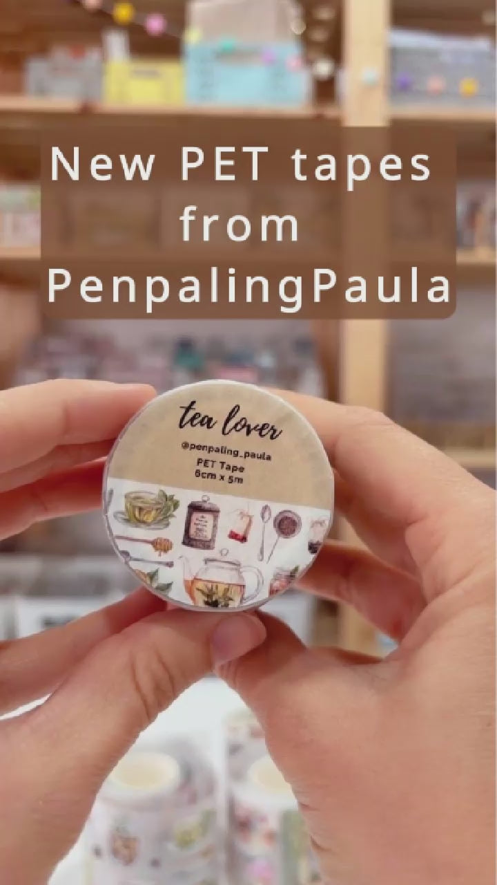Paula visar sina nya PET tapes med Te och Summer Cafe motiv. Tidformera