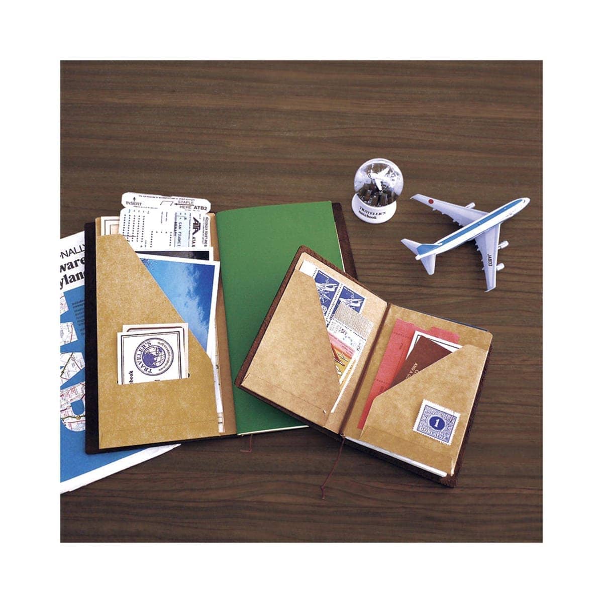 TN Regular Refill 020. Kraft Paper Folder - 4 - Traveler's Company - Tidformera