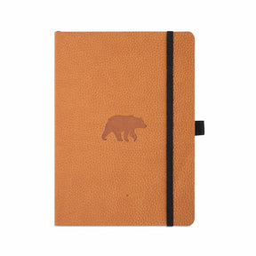 Wildlife A5 Soft cover Dotted Bear från Dingbats* - Brun anteckningsbok med en björn på. Boken har mjuk pärm, svart gummiband för stängning samt pennhållare.
- Tidformera