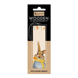 Bokmärke i trä med en kanin som har tröja och halsduk. Wooden bookmark - Rabbit från Cozywood - Tidformera